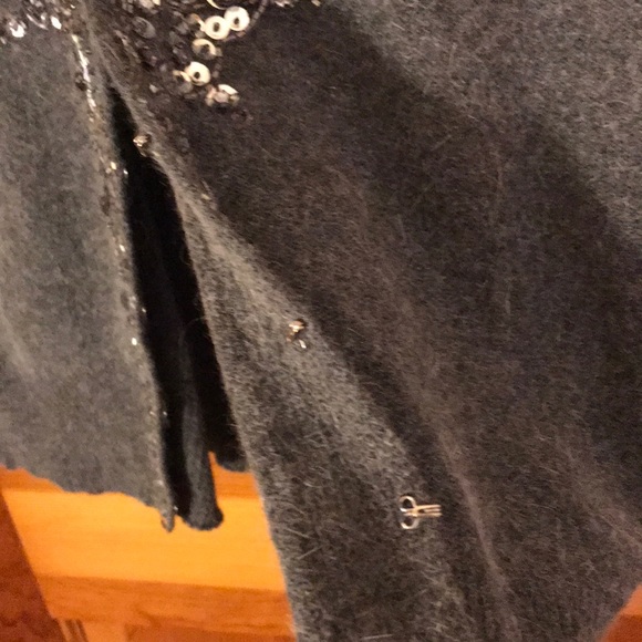 Beaded sweater perfect for the holiday season - Picture 6 of 6